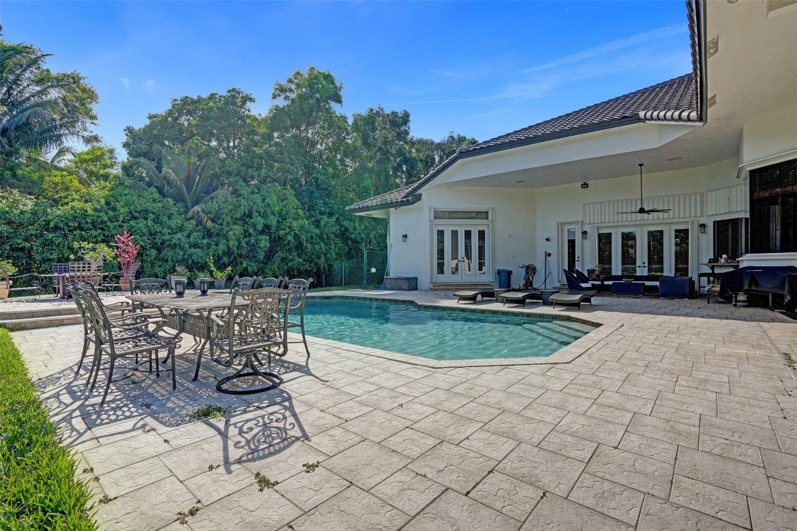 Las Brisas 142-25 B - Residential