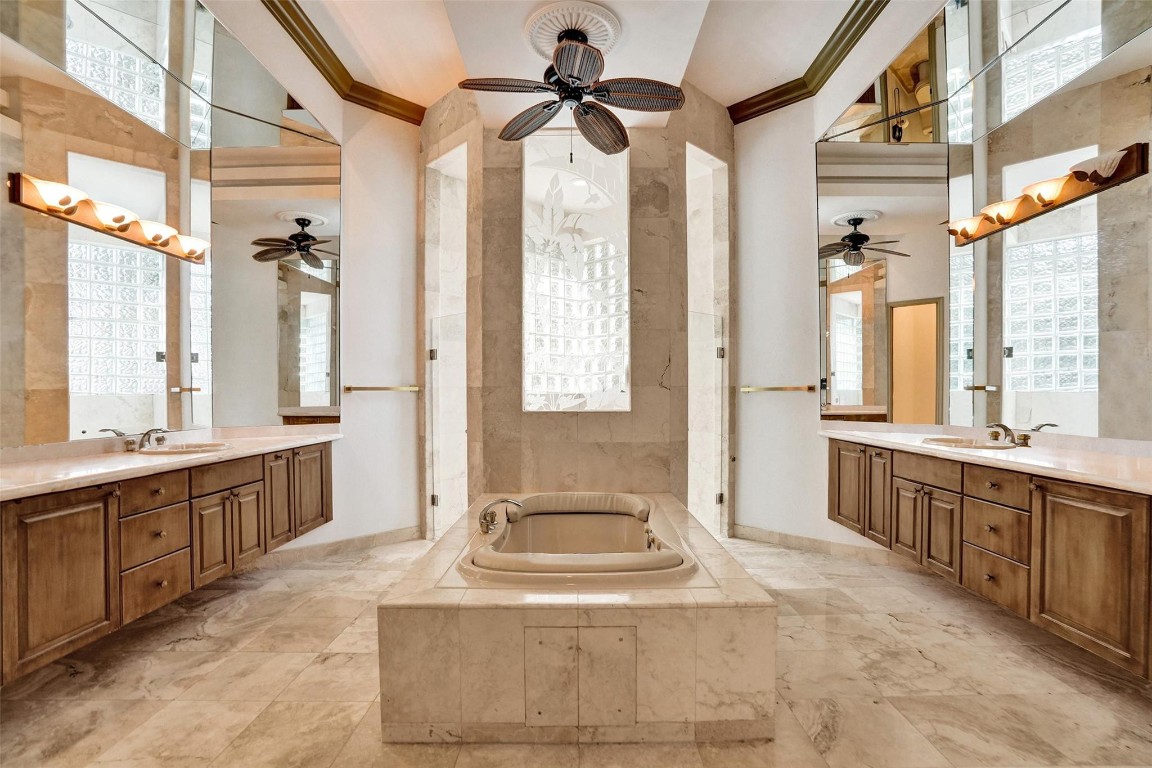 Las Brisas 142-25 B - Residential