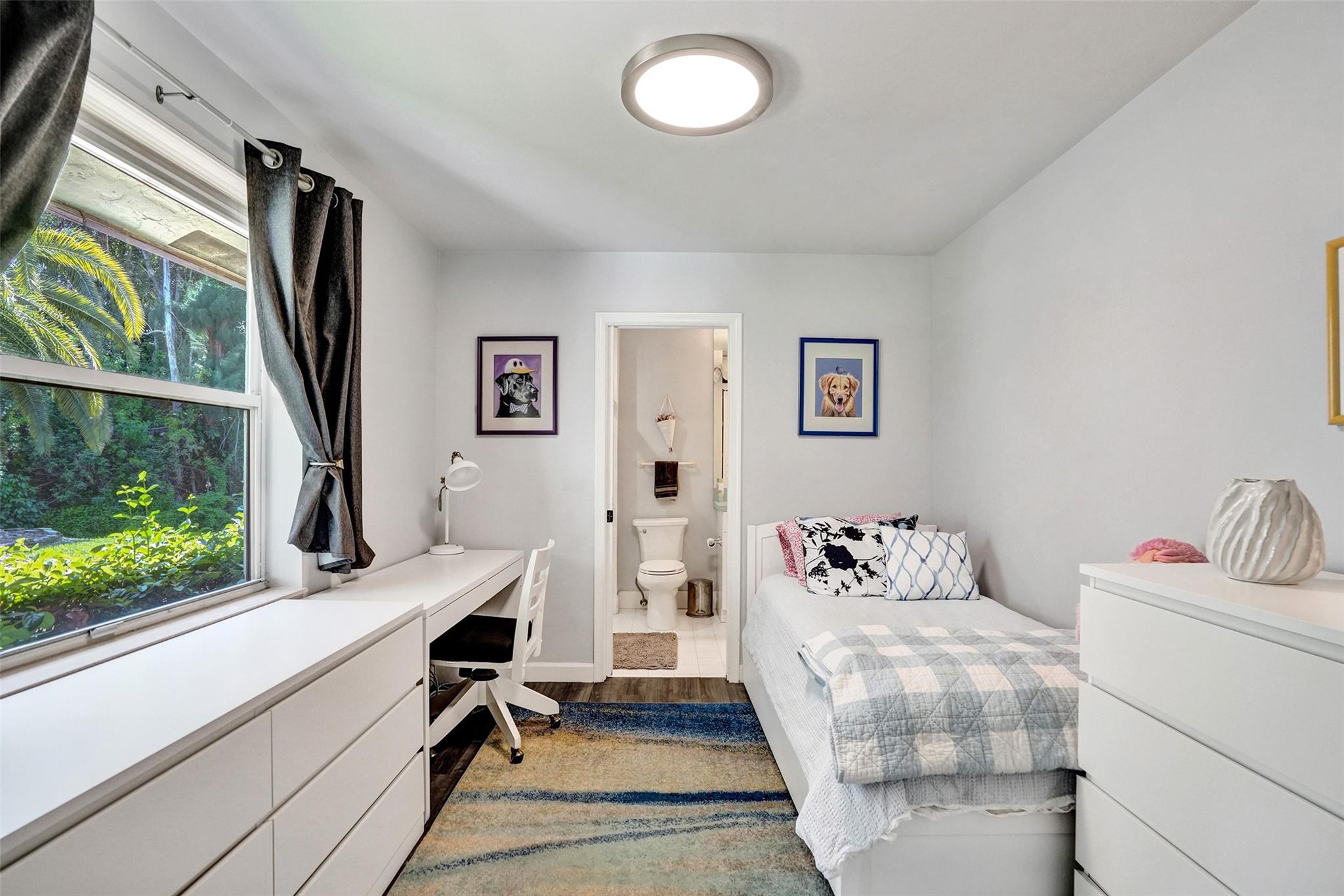 Las Brisas 142-25 B - Residential
