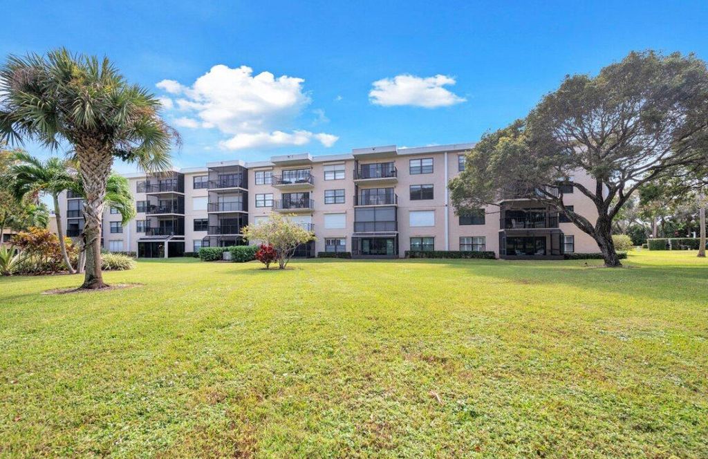 Photo of 300 N Highway A1a #405h, Jupiter, FL 33477 (MLS # B26008914)