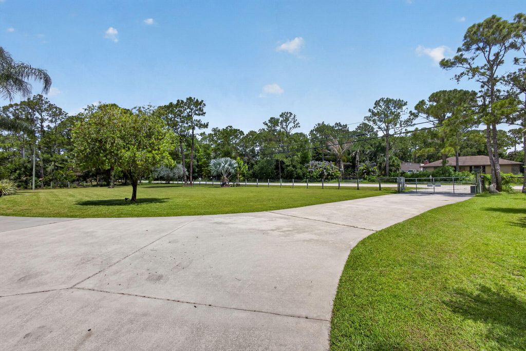 Photo of 12558 165th Road N, Jupiter, FL 33478 (MLS # B26031793)
