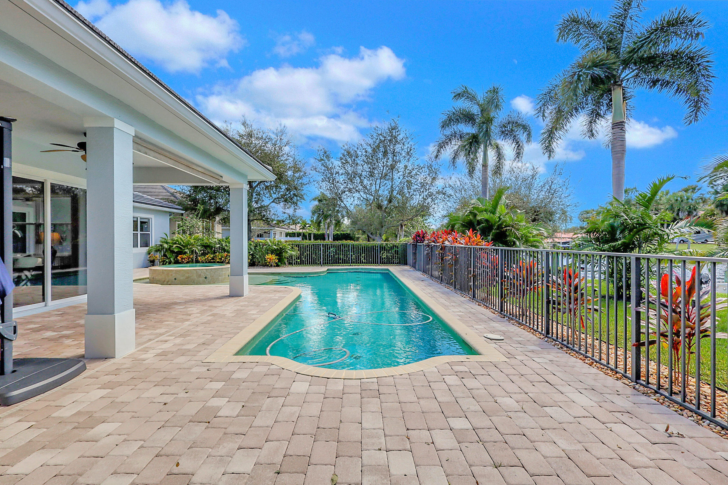 LOST RIVER MANORS - Residential Lease