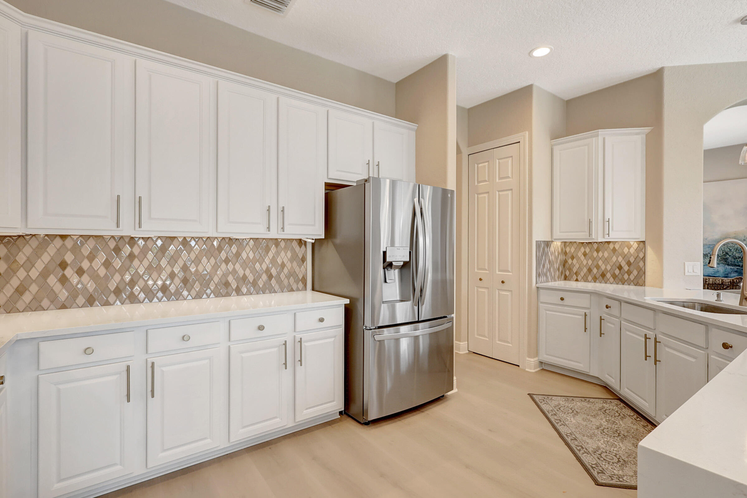 LOST RIVER MANORS - Residential Lease