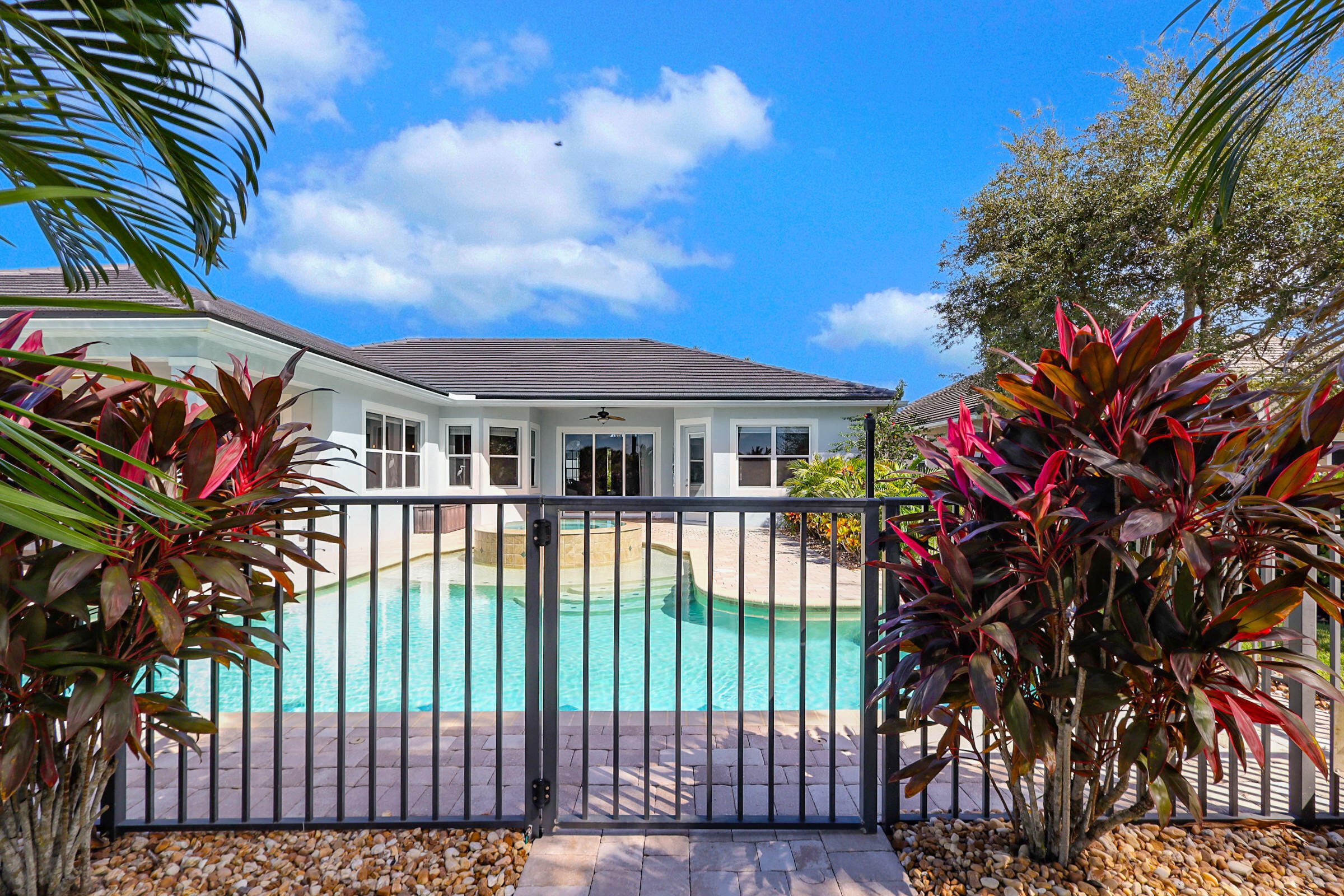 LOST RIVER MANORS - Residential Lease