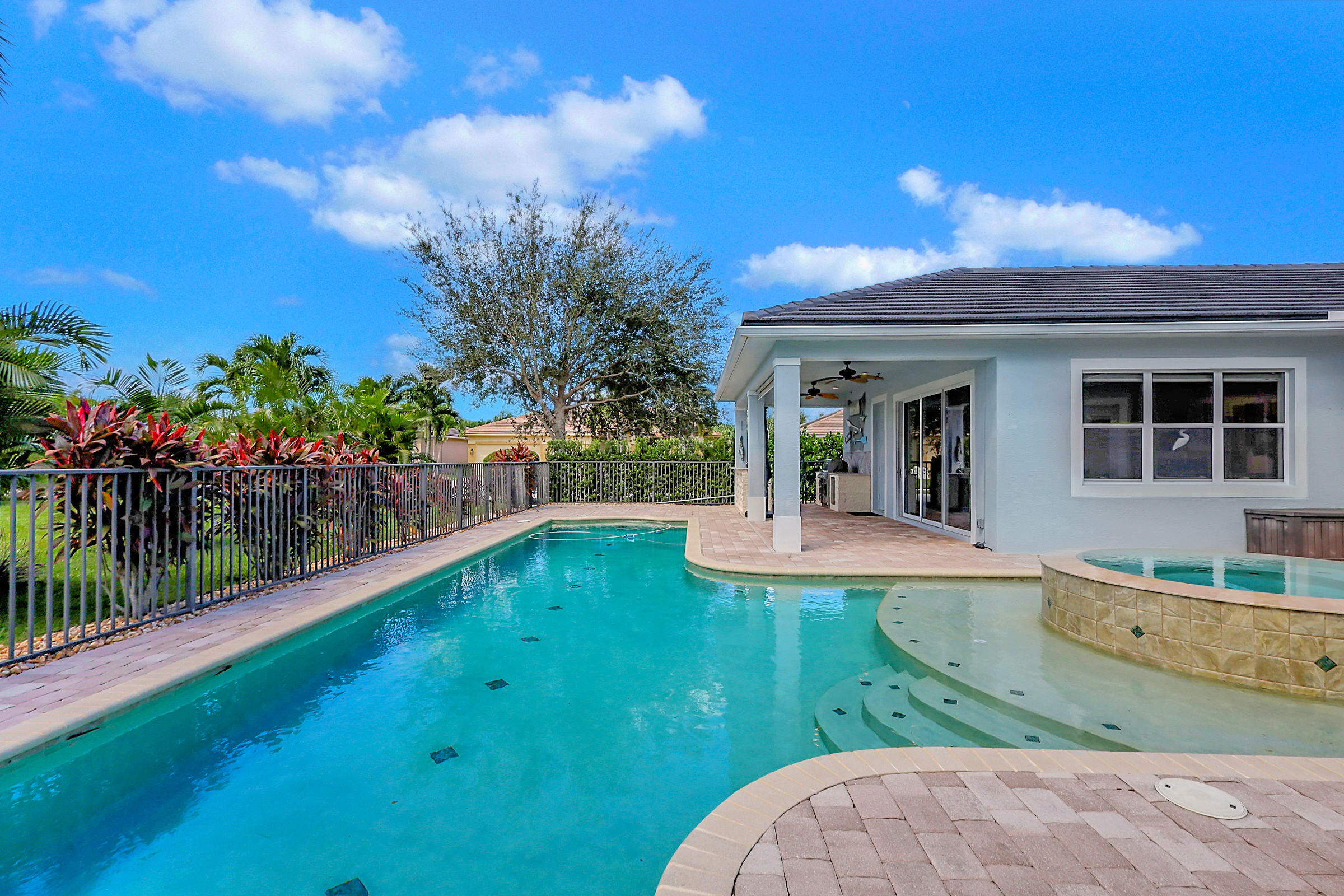 LOST RIVER MANORS - Residential Lease