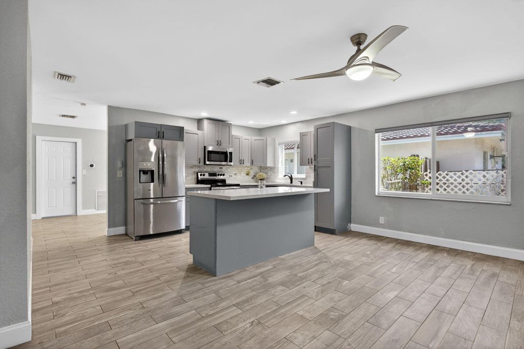 Photo of 7504 NW 40th Place, Coral Springs, FL 33065 (MLS # B26020544)