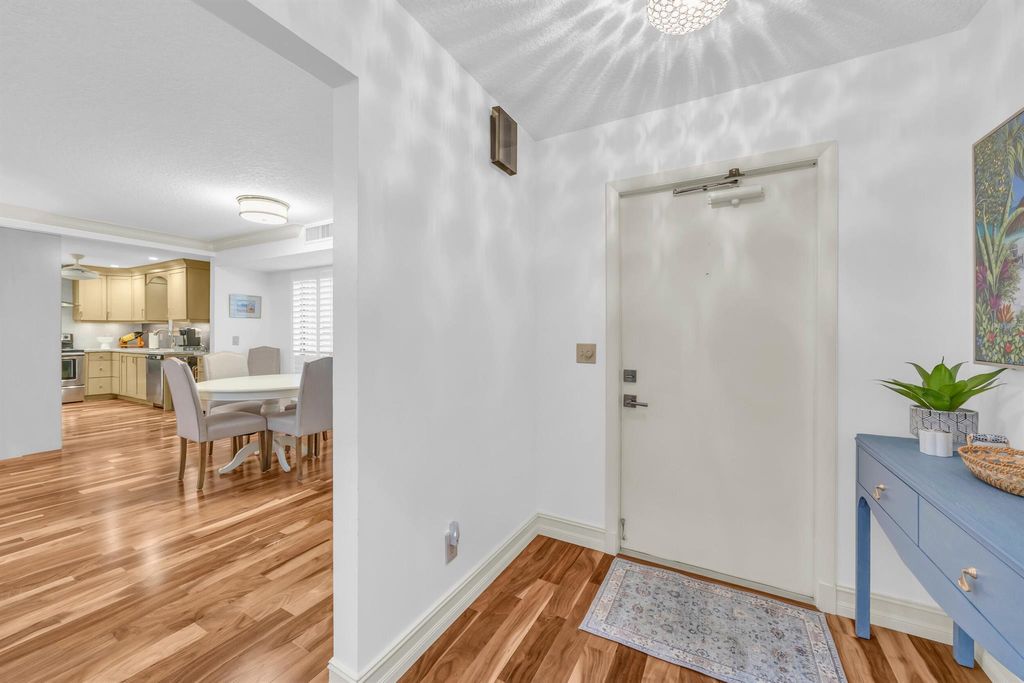 Photo of 25 SE Turtle Creek Drive #B, Jupiter, FL 33469 (MLS # R11105634)