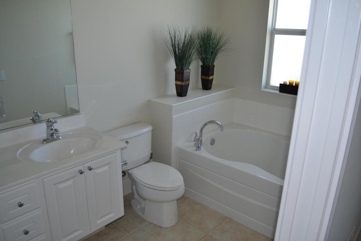 MALLORY CREEK AT ABACOA - Residential Lease