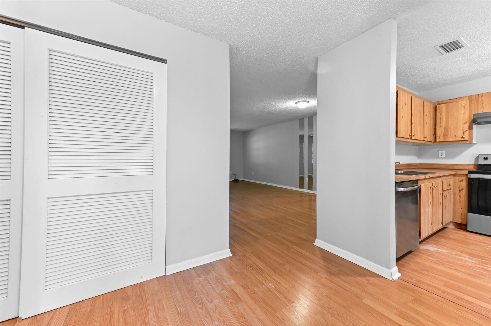 View photos, virtual tours, details... 81 Westecunk Drive