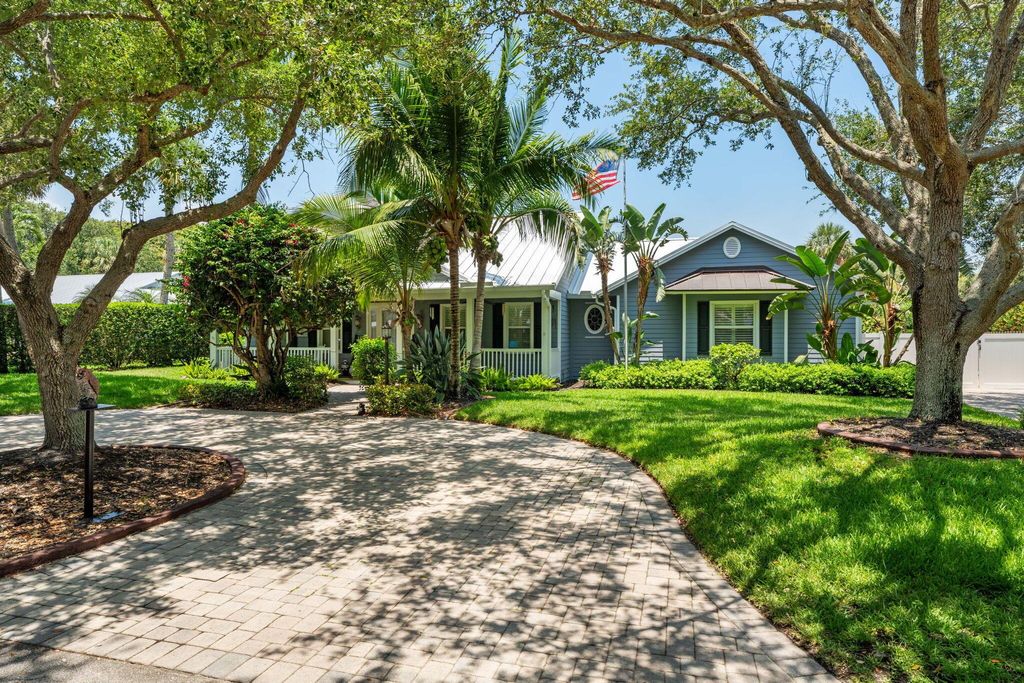 Photo of 10 Copaire Road, Sewalls Point, FL 34996 (MLS # R11093684)