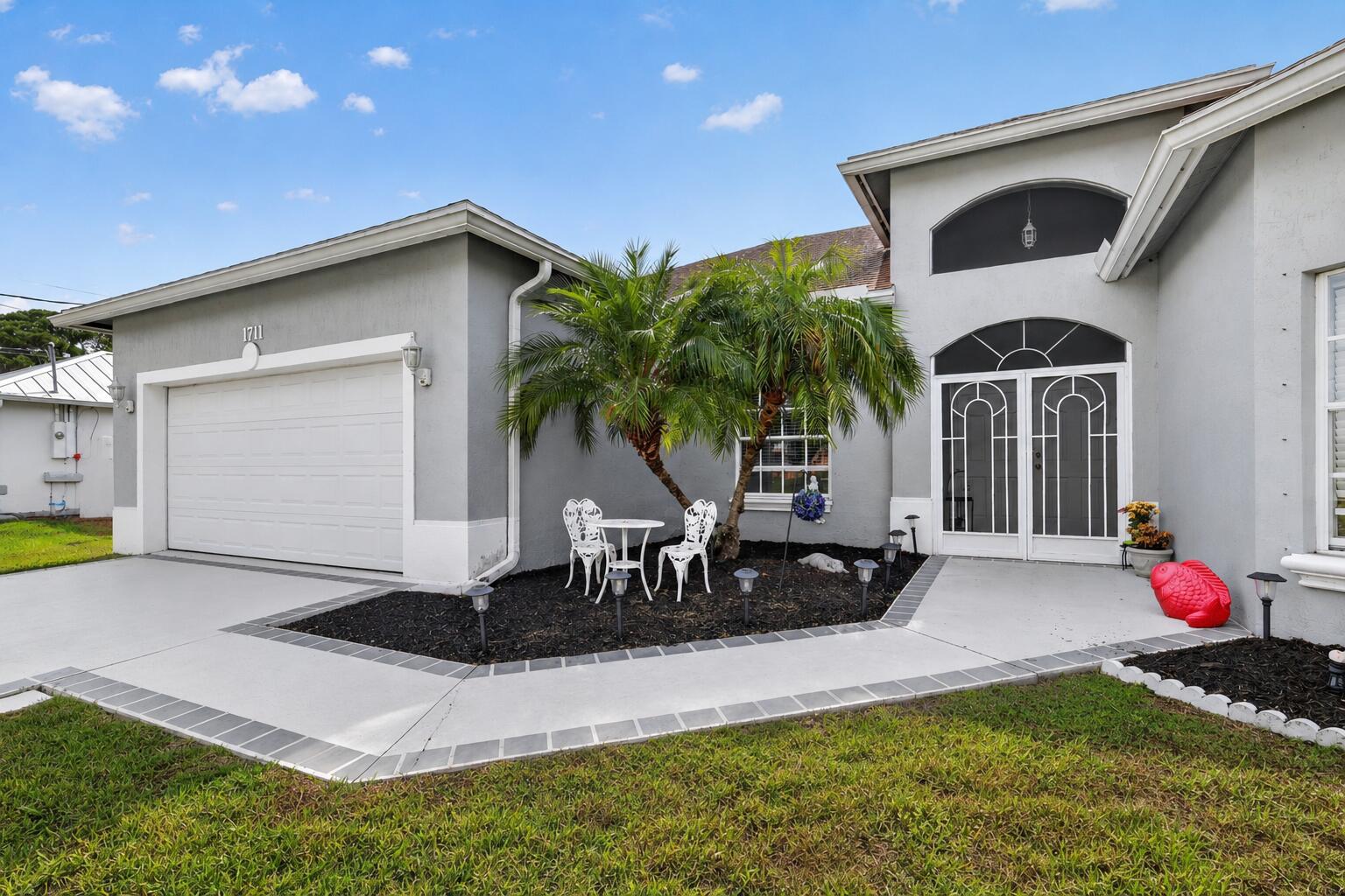 1711 SE Fairfield Street, Port St Lucie, FL, 34983/$418,999 3 1711 SE Fairfield Street
