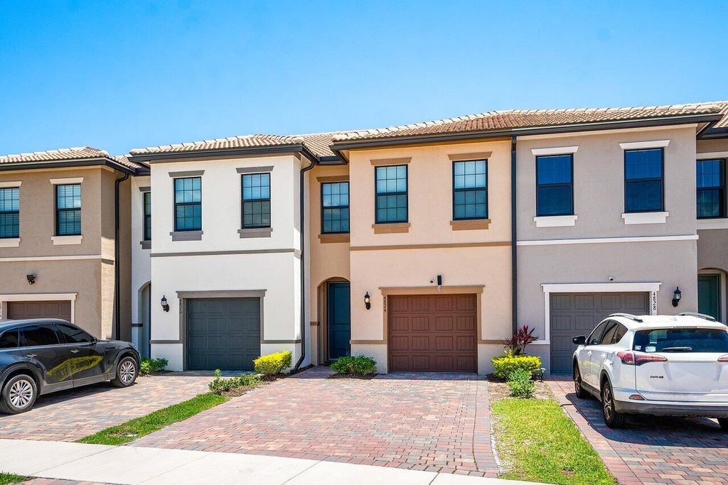 Photo of 4824 Chantilly Road, Lake Worth, FL 33467 (MLS # B26032670)