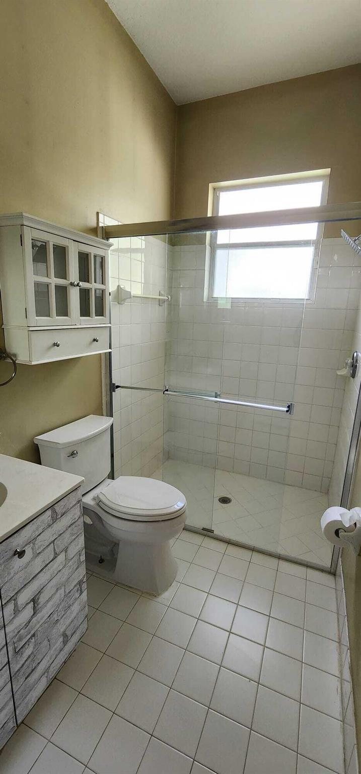 COUNTRY CLUB VIEWS - Residential Lease