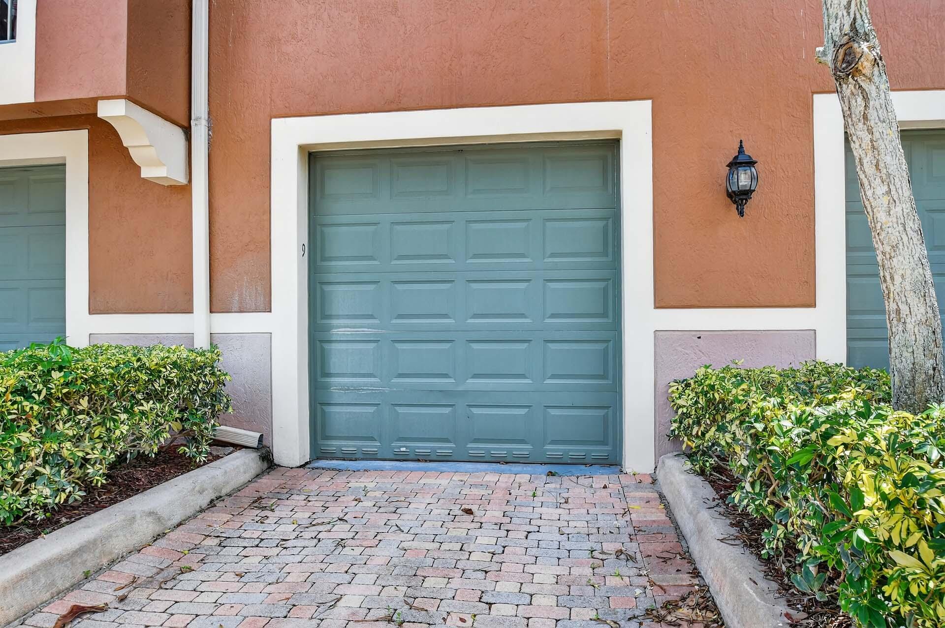 ST ANDREWS AT POLO CLUB CONDO - Residential