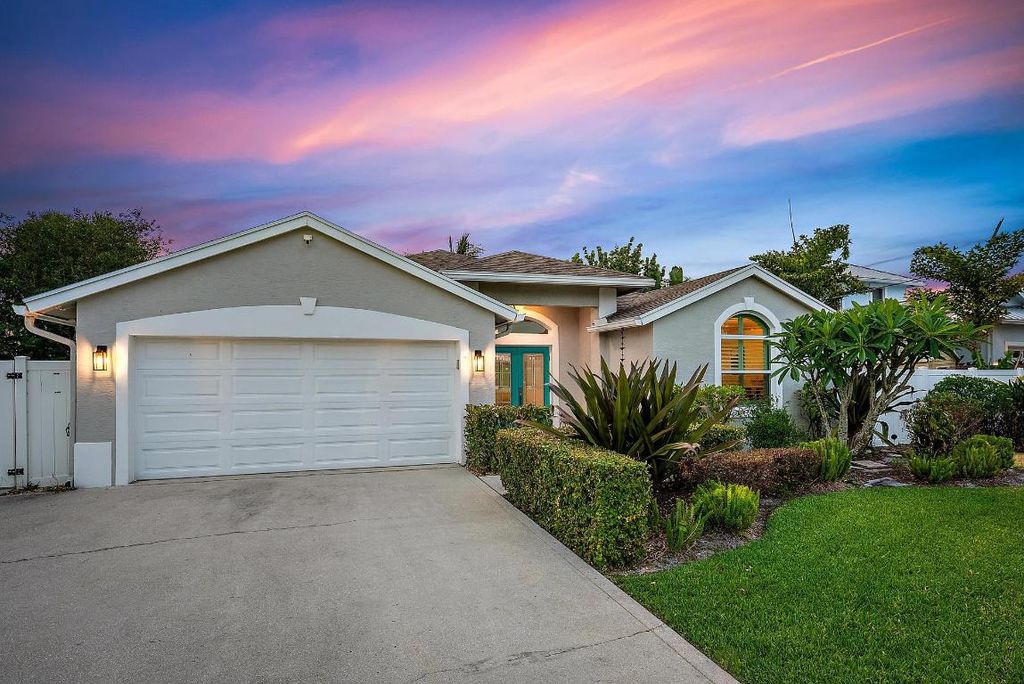 Photo of 15129 Harriet Avenue, Jupiter, FL 33458 (MLS # R11090048)