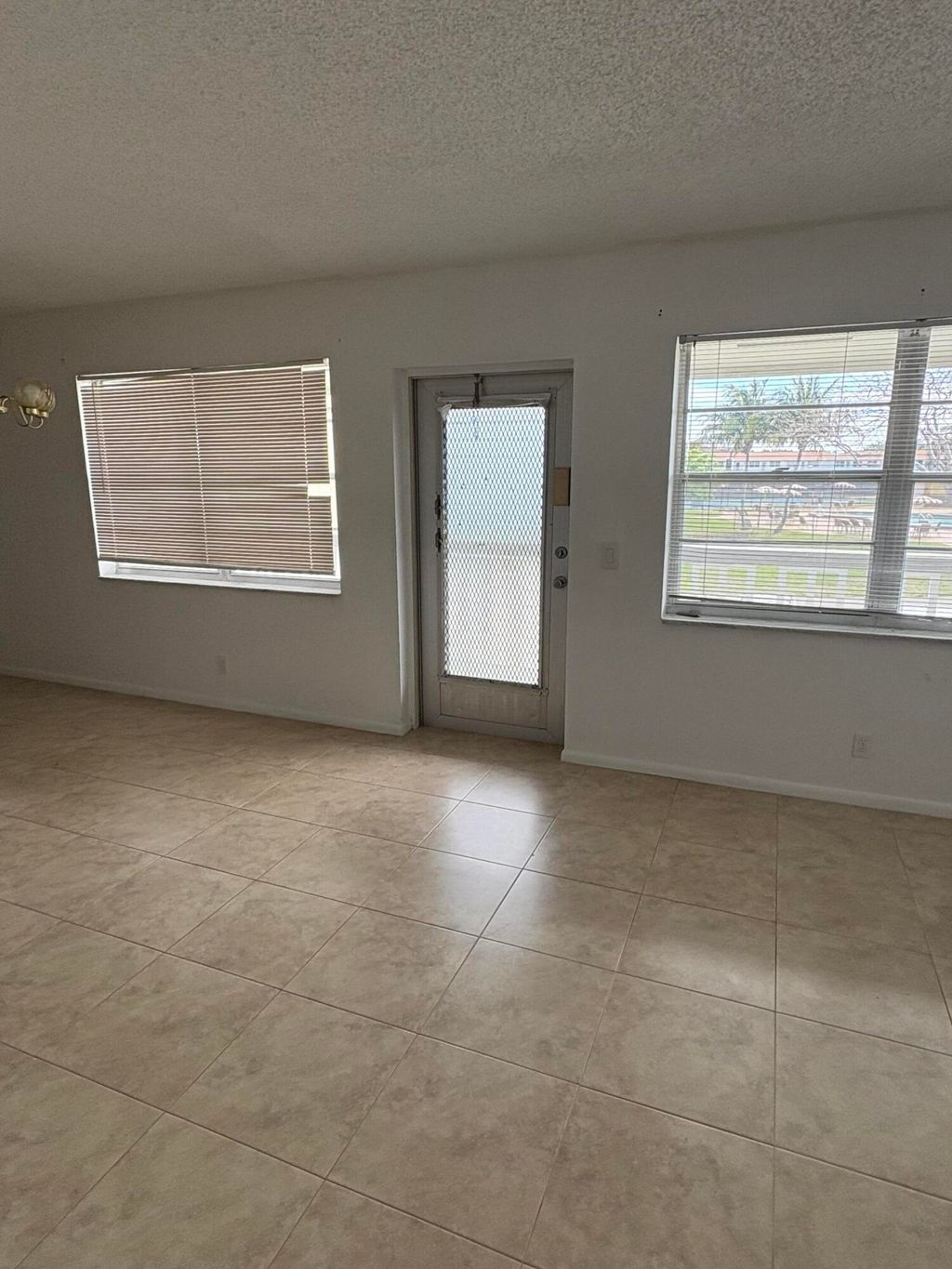 Photo of 163 Somerset Crescent #H, West Palm Beach, FL 33417 (MLS # B26024400)