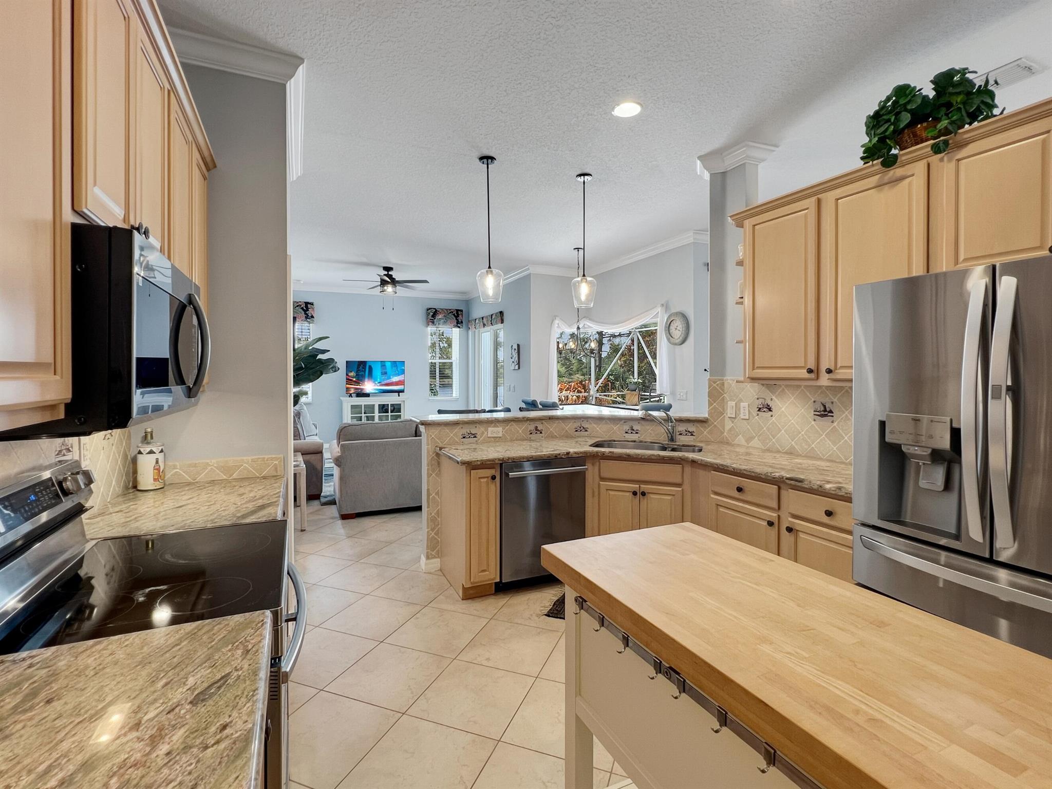 PINEAPPLE PLANTATION (AKA PINES) - Residential