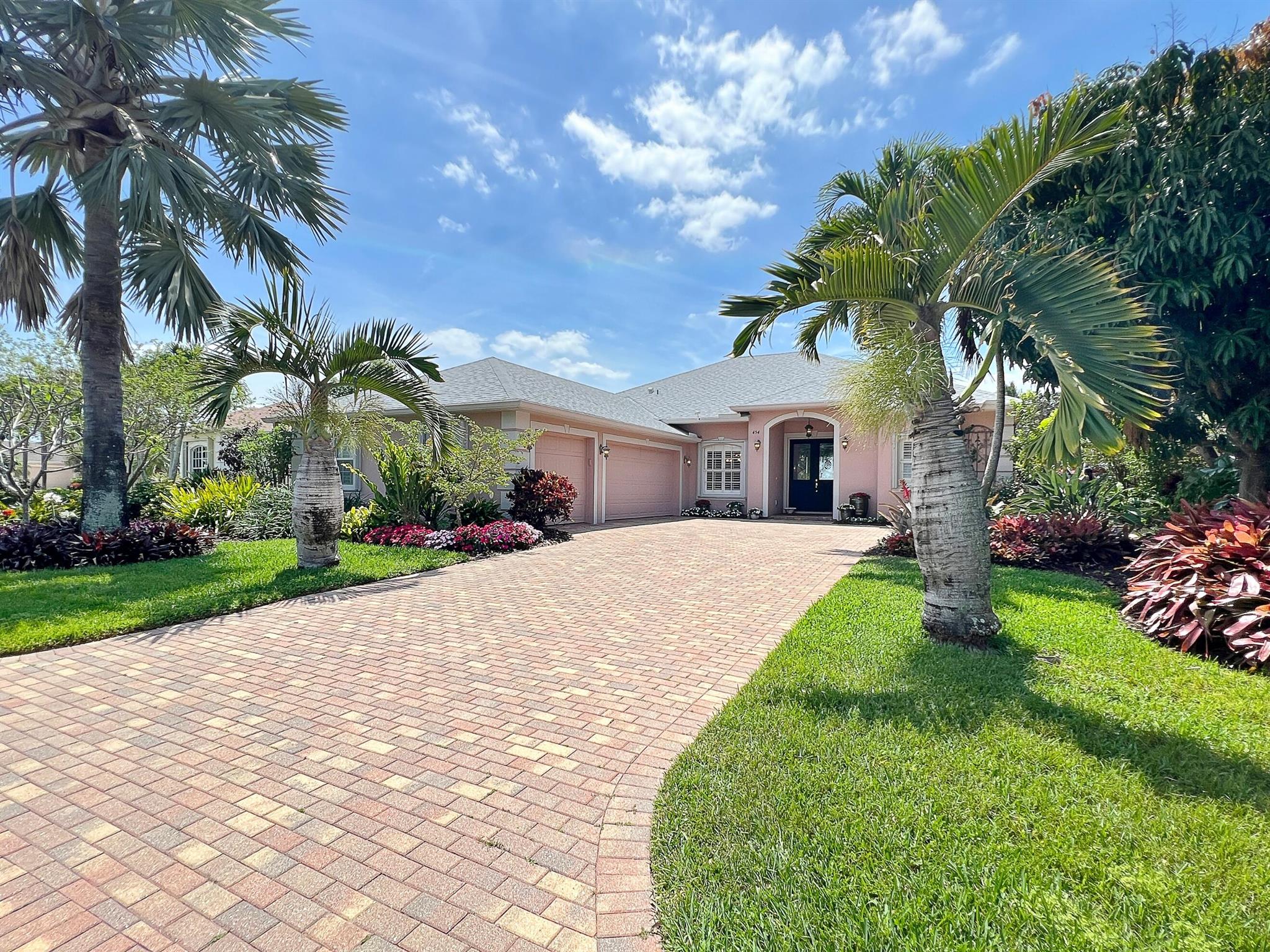 PINEAPPLE PLANTATION (AKA PINES) - Residential