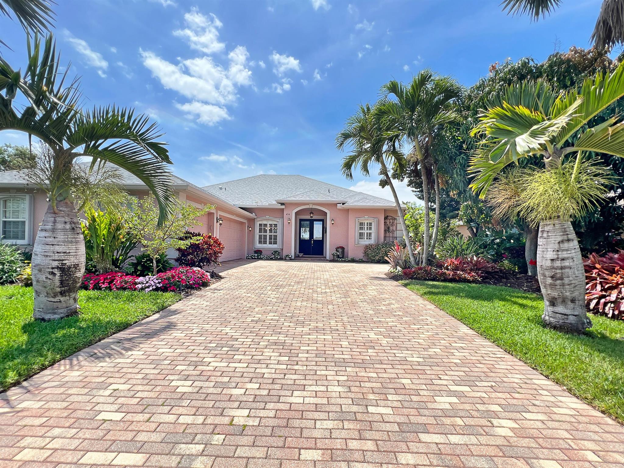 PINEAPPLE PLANTATION (AKA PINES) - Residential