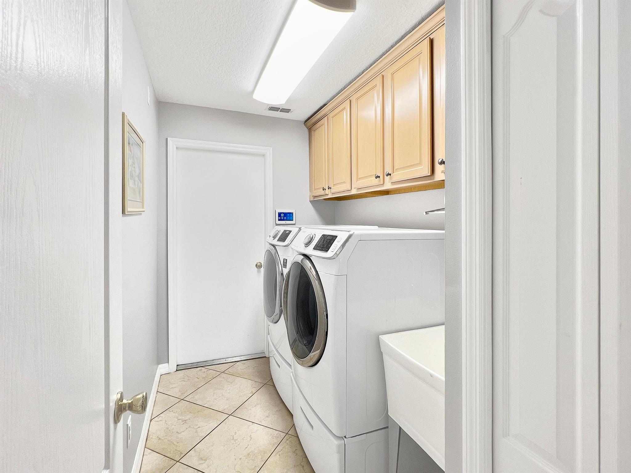 PINEAPPLE PLANTATION (AKA PINES) - Residential