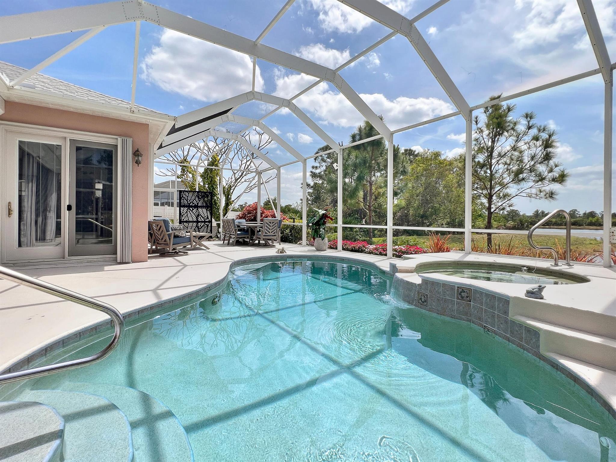 PINEAPPLE PLANTATION (AKA PINES) - Residential