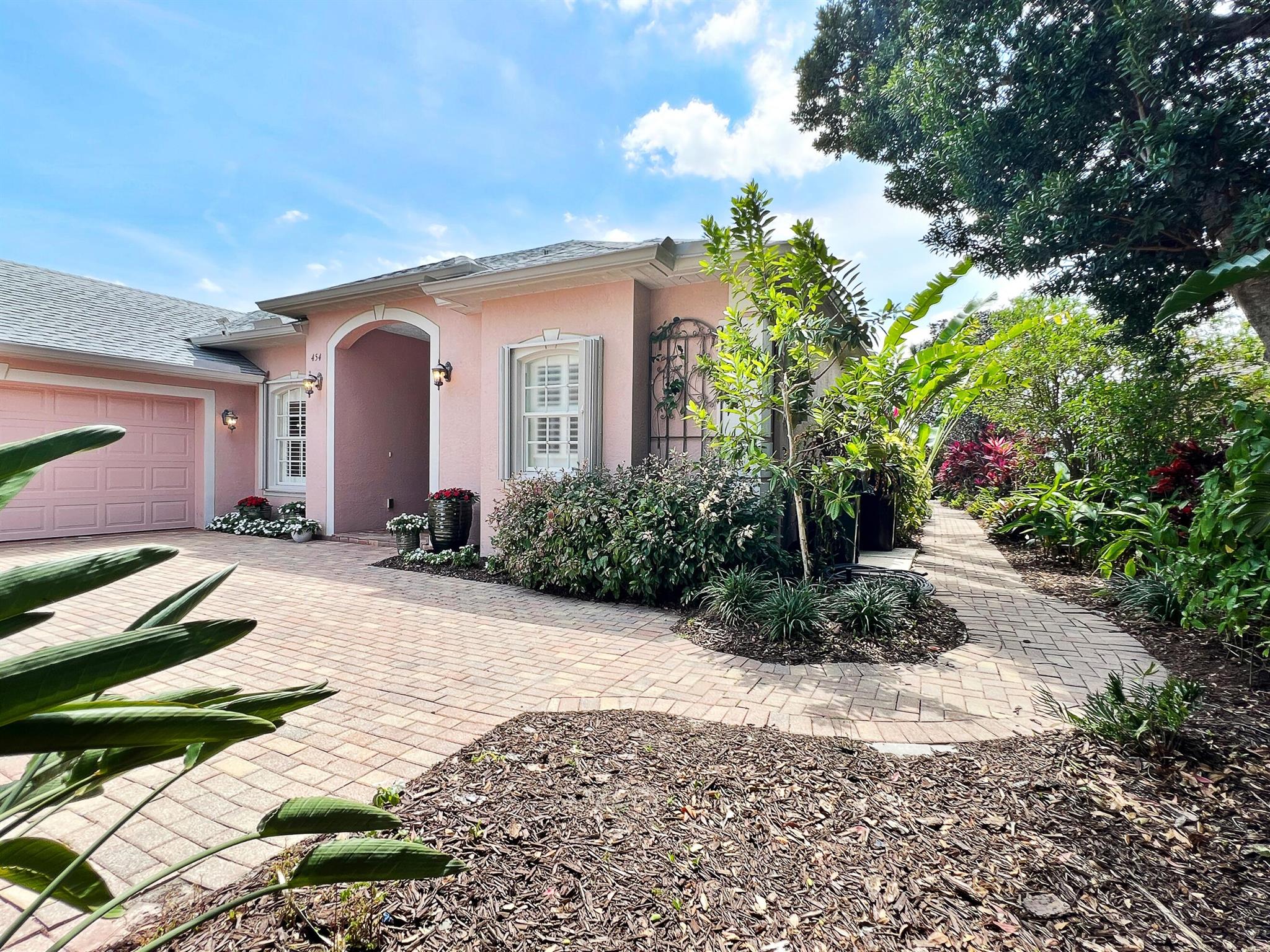 PINEAPPLE PLANTATION (AKA PINES) - Residential