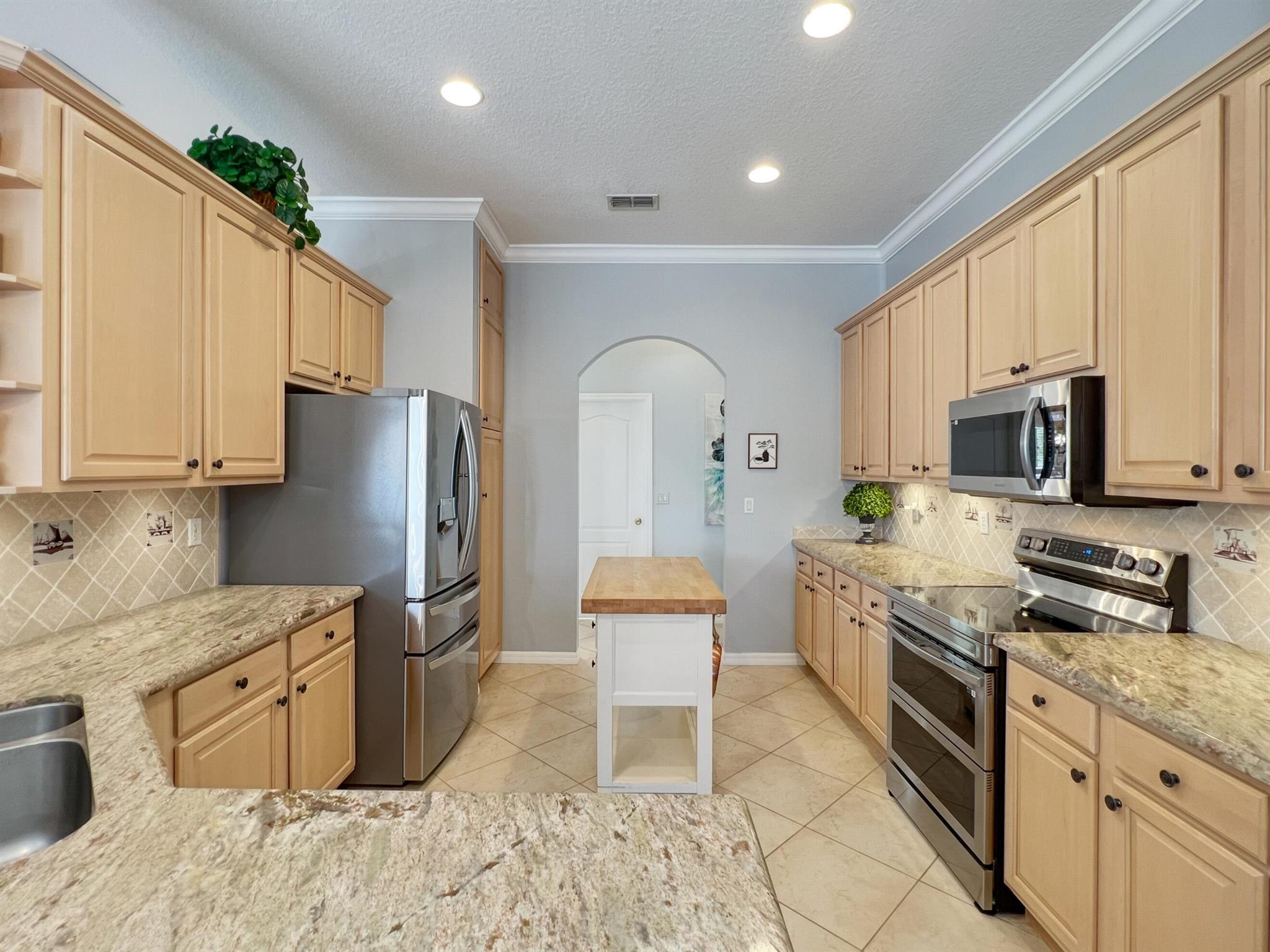 PINEAPPLE PLANTATION (AKA PINES) - Residential