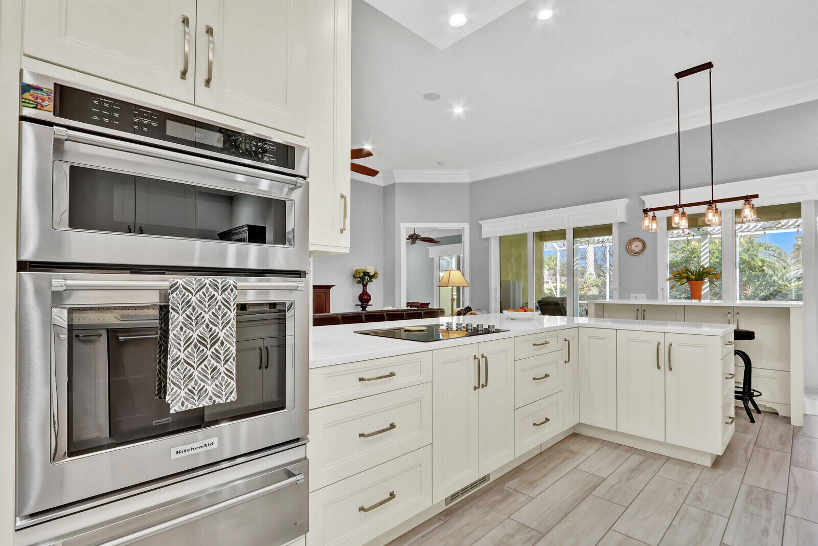 MAGNOLIA BAY - Residential