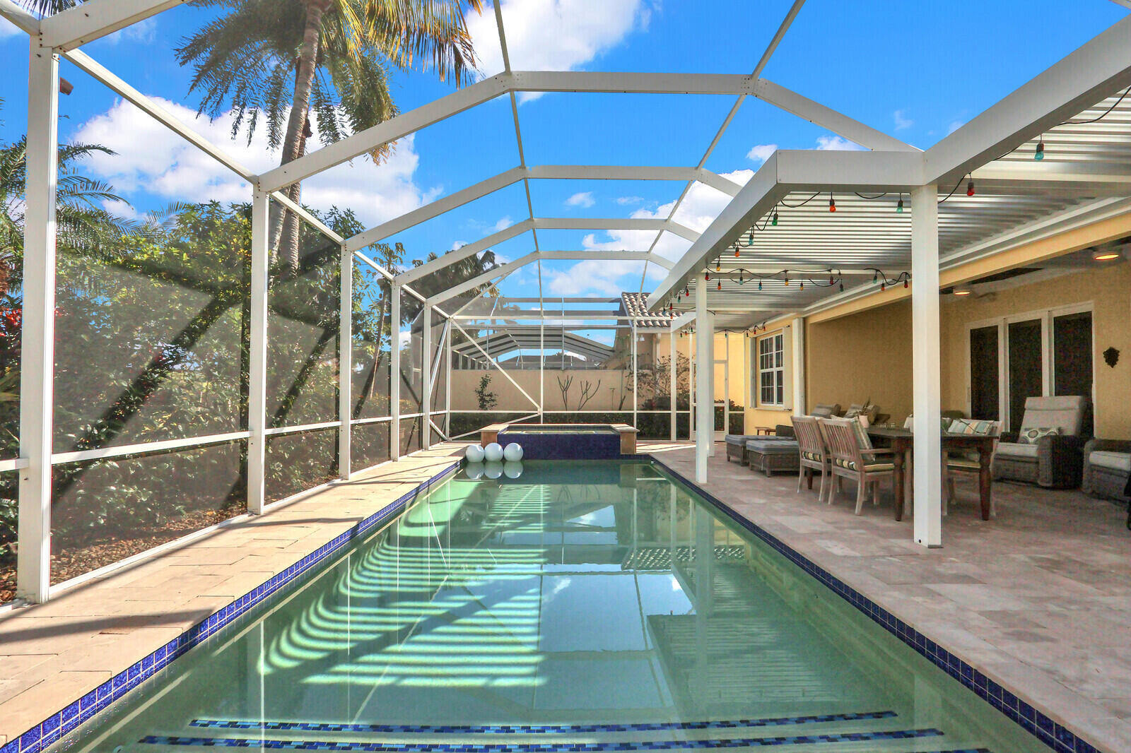 MAGNOLIA BAY - Residential