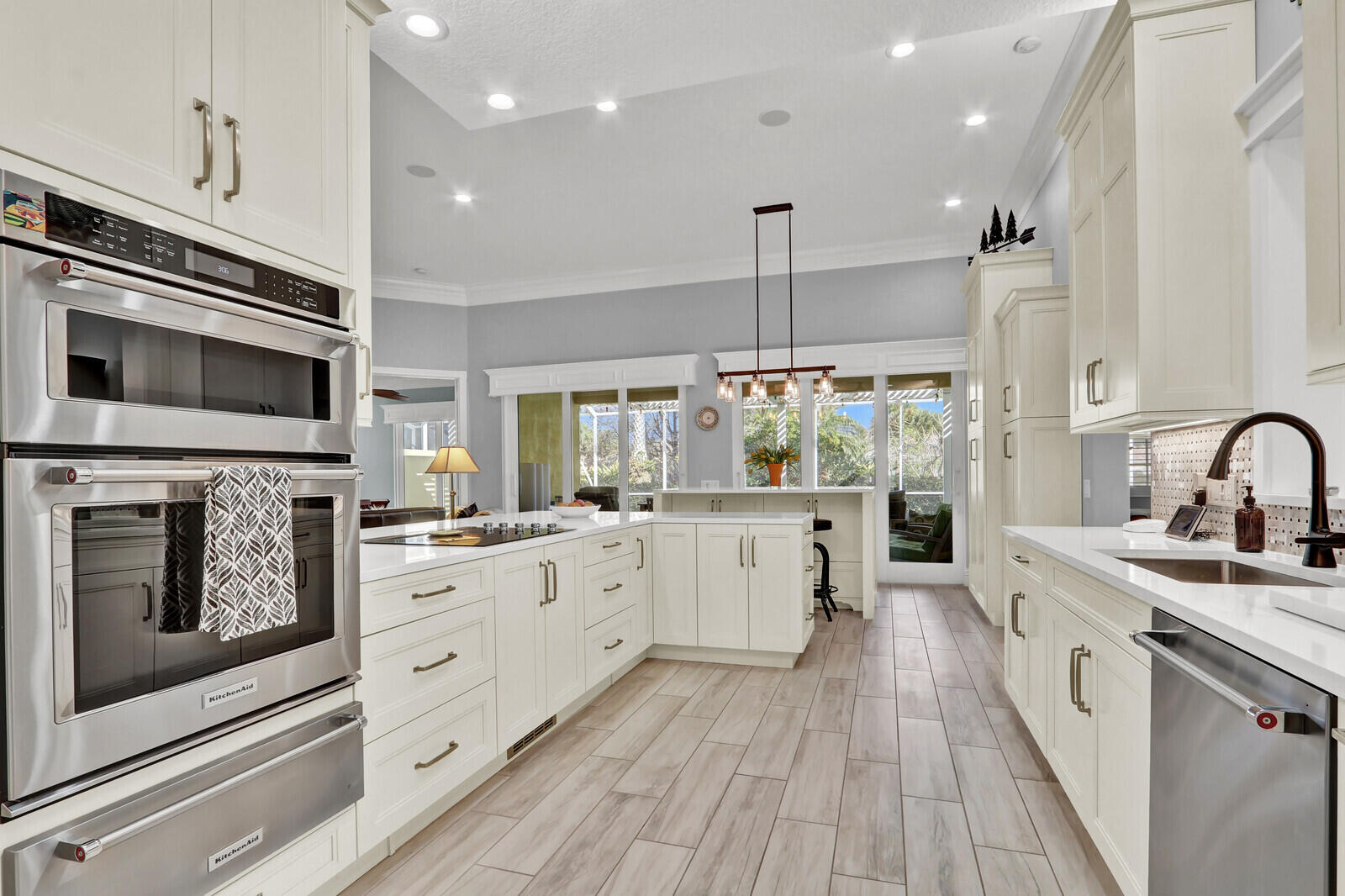 MAGNOLIA BAY - Residential