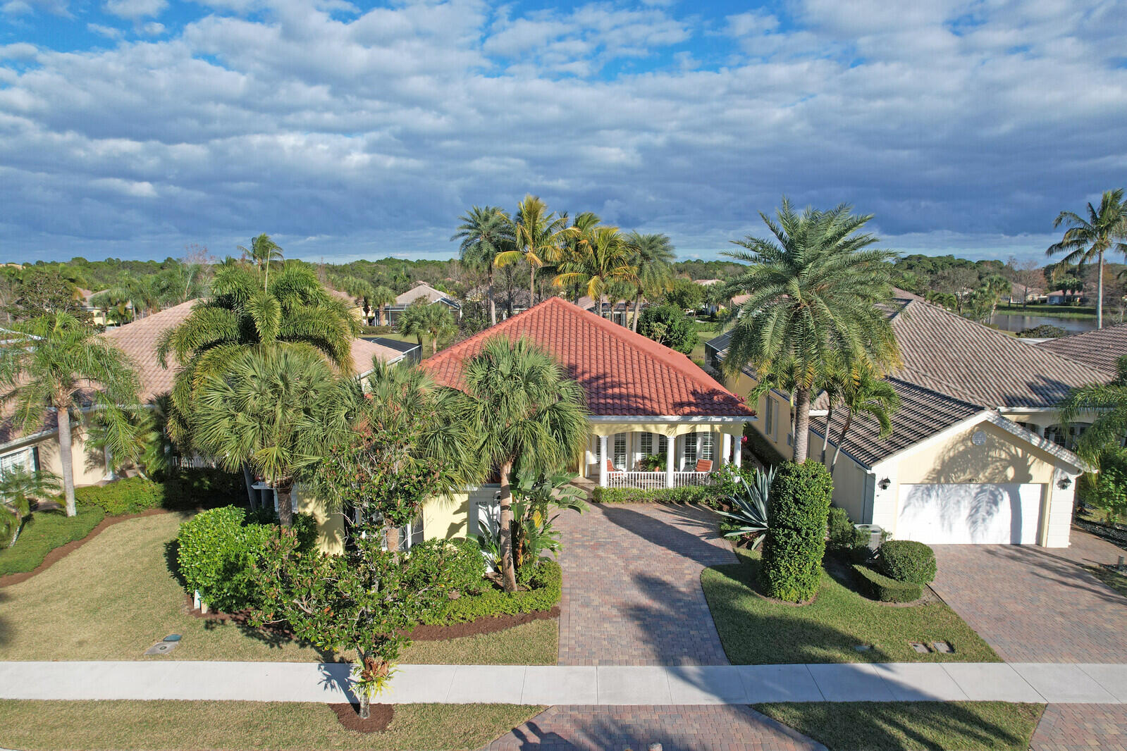 MAGNOLIA BAY - Residential