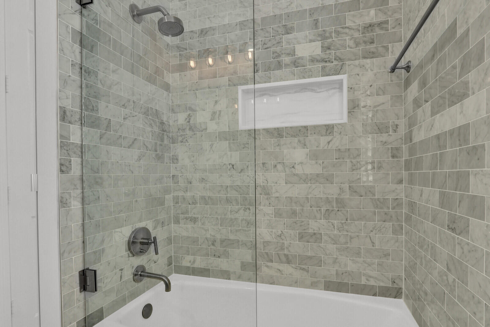 MAGNOLIA BAY - Residential