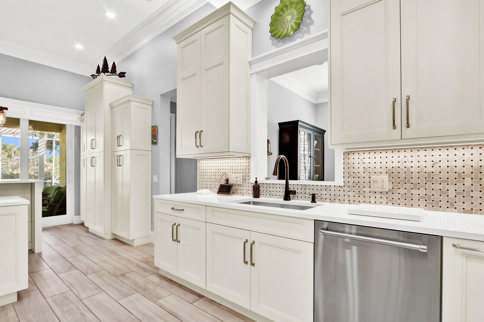 MAGNOLIA BAY - Residential