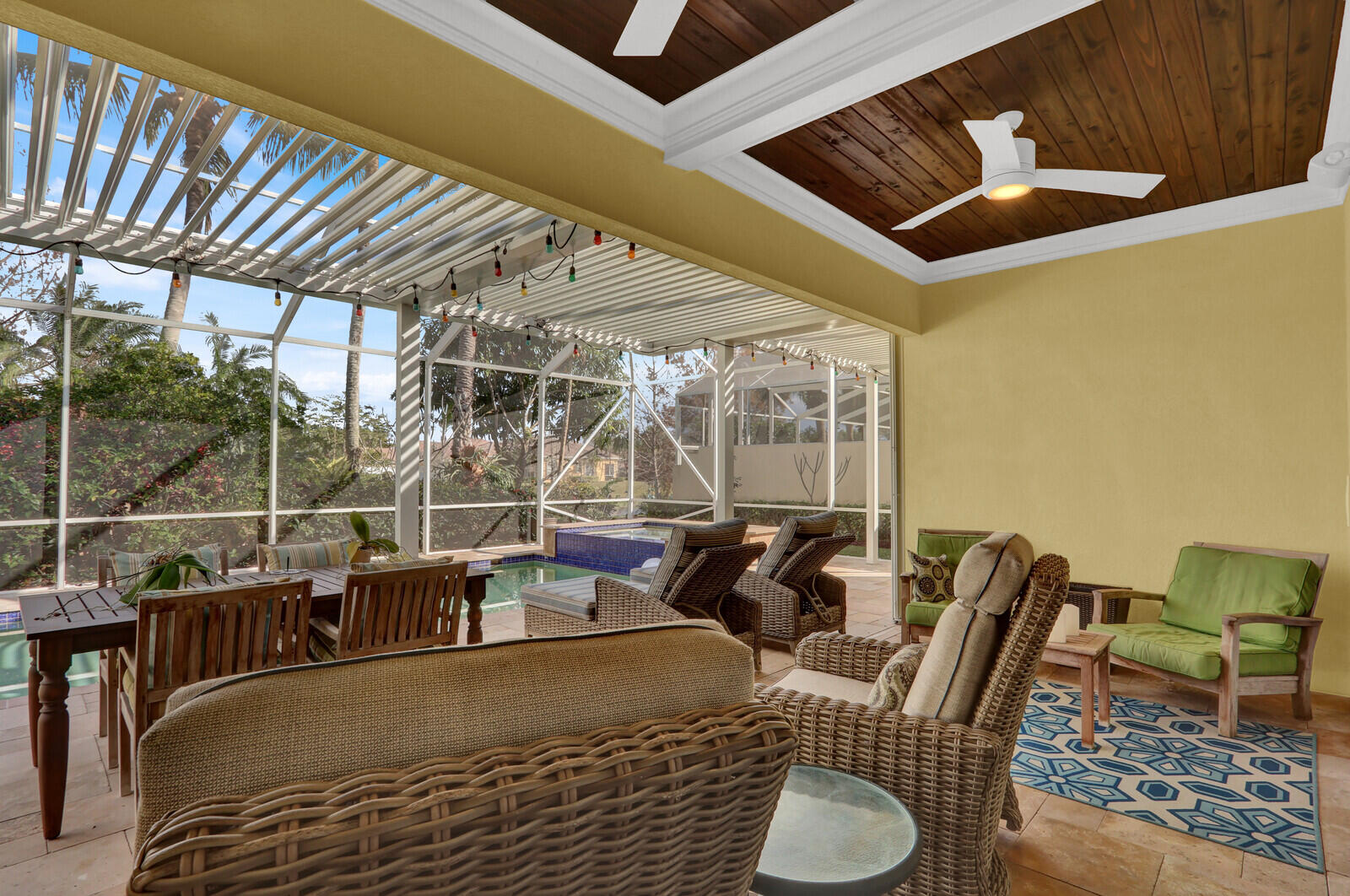 MAGNOLIA BAY - Residential