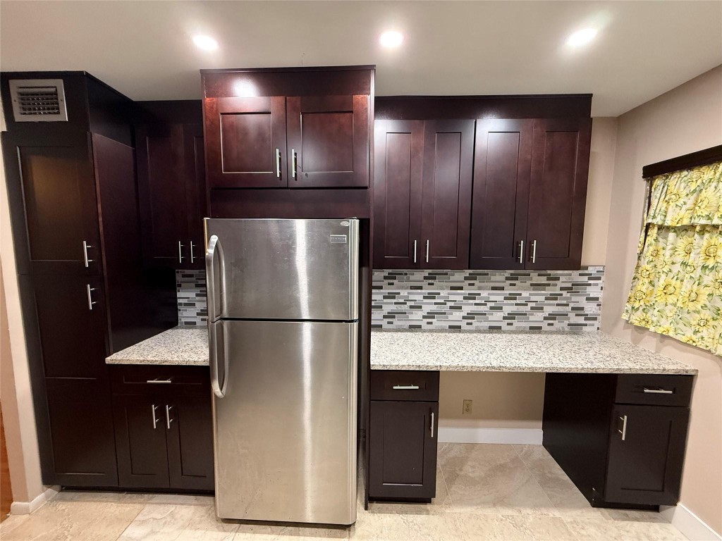 Briarwood Club 3 Condo - Residential Lease