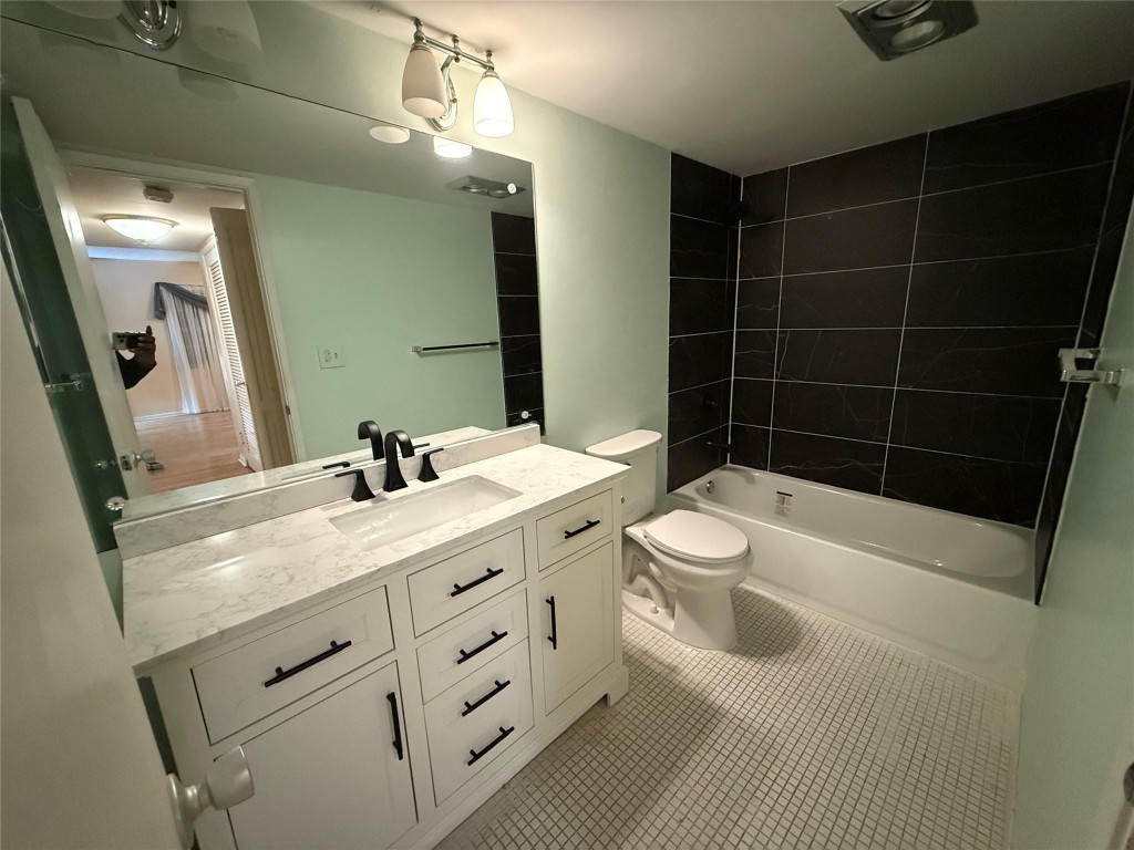 Briarwood Club 3 Condo - Residential Lease