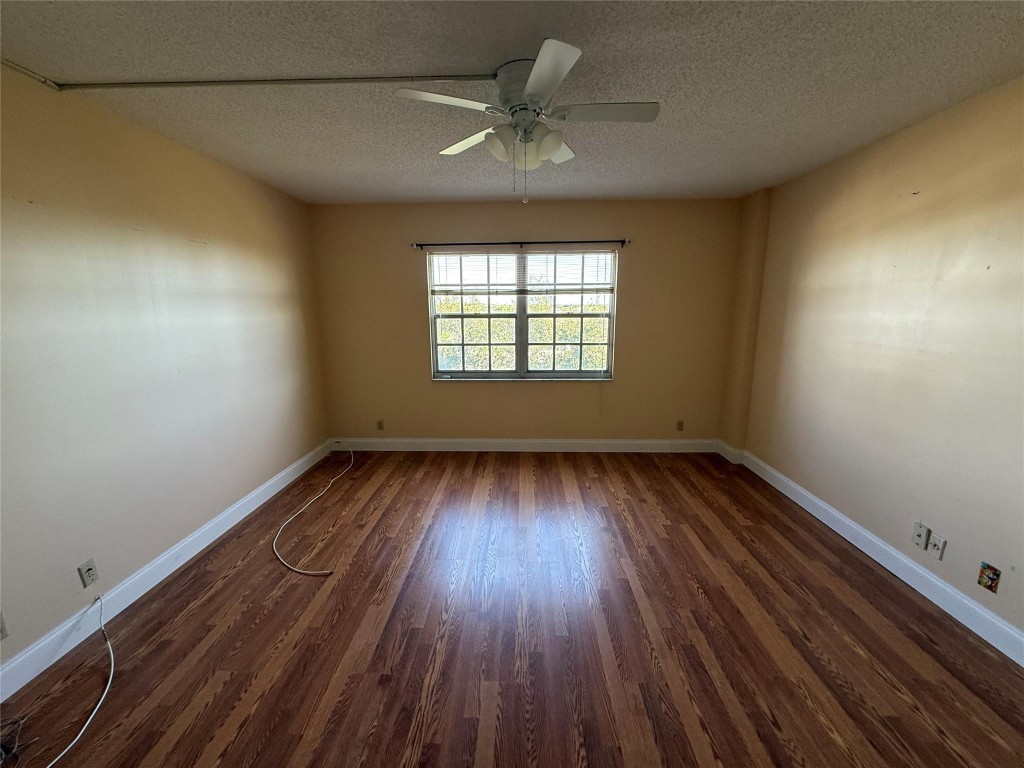 Briarwood Club 3 Condo - Residential Lease