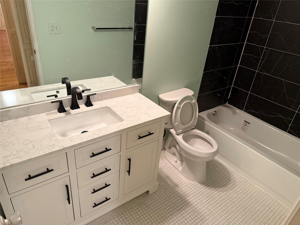 Briarwood Club 3 Condo - Residential Lease