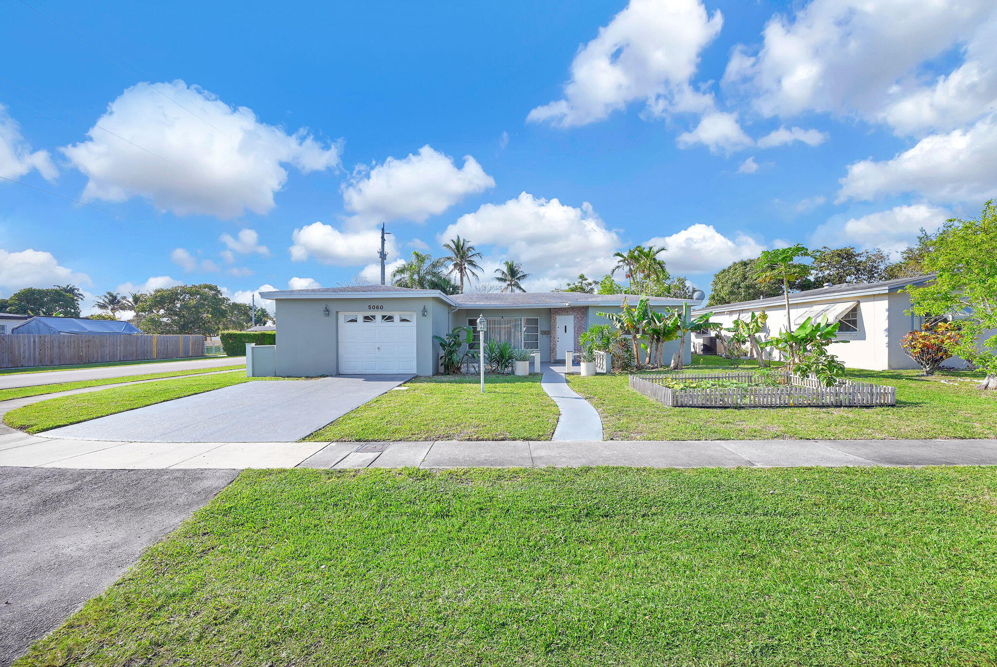 OAKLAND ESTATES 4TH SEC - Residential