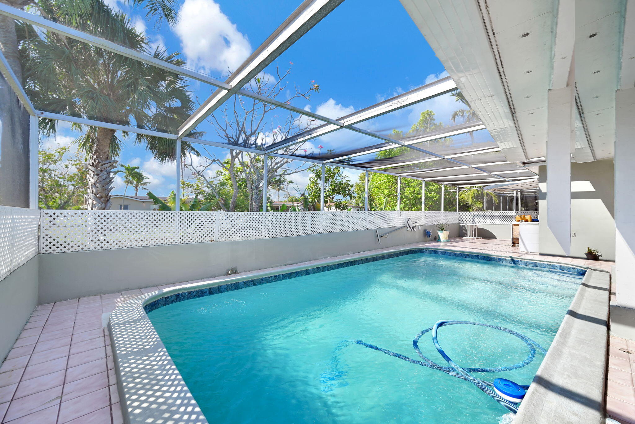 OAKLAND ESTATES 4TH SEC - Residential