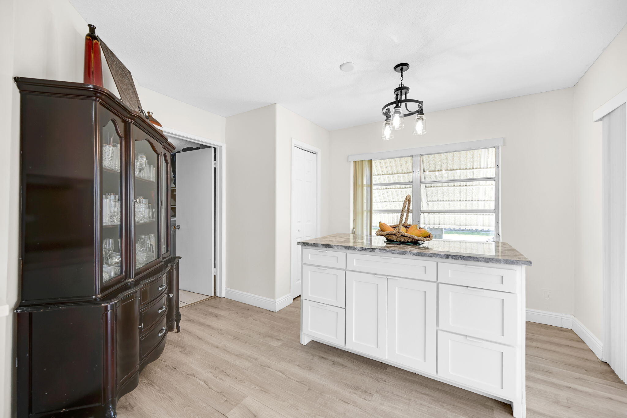 OAKLAND ESTATES 4TH SEC - Residential