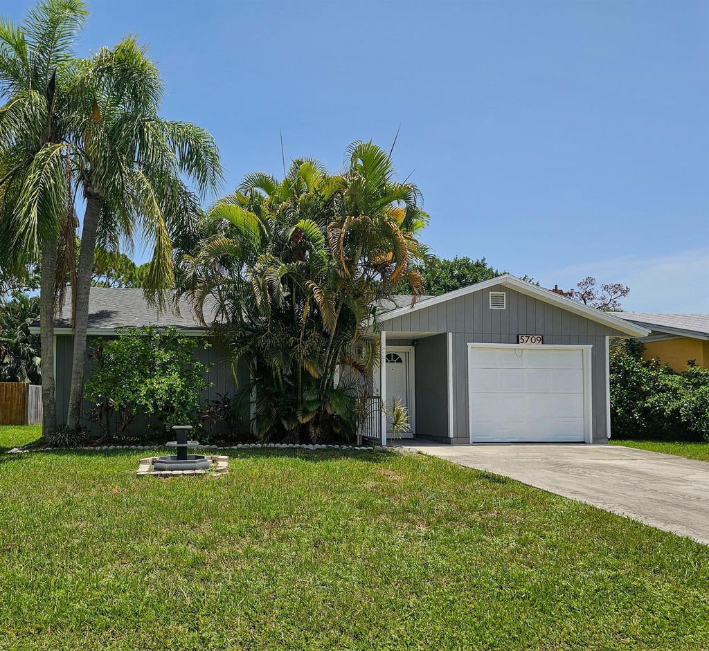 Photo of 5709 SE Normandy Avenue, Stuart, FL 34997 (MLS # R11006116)