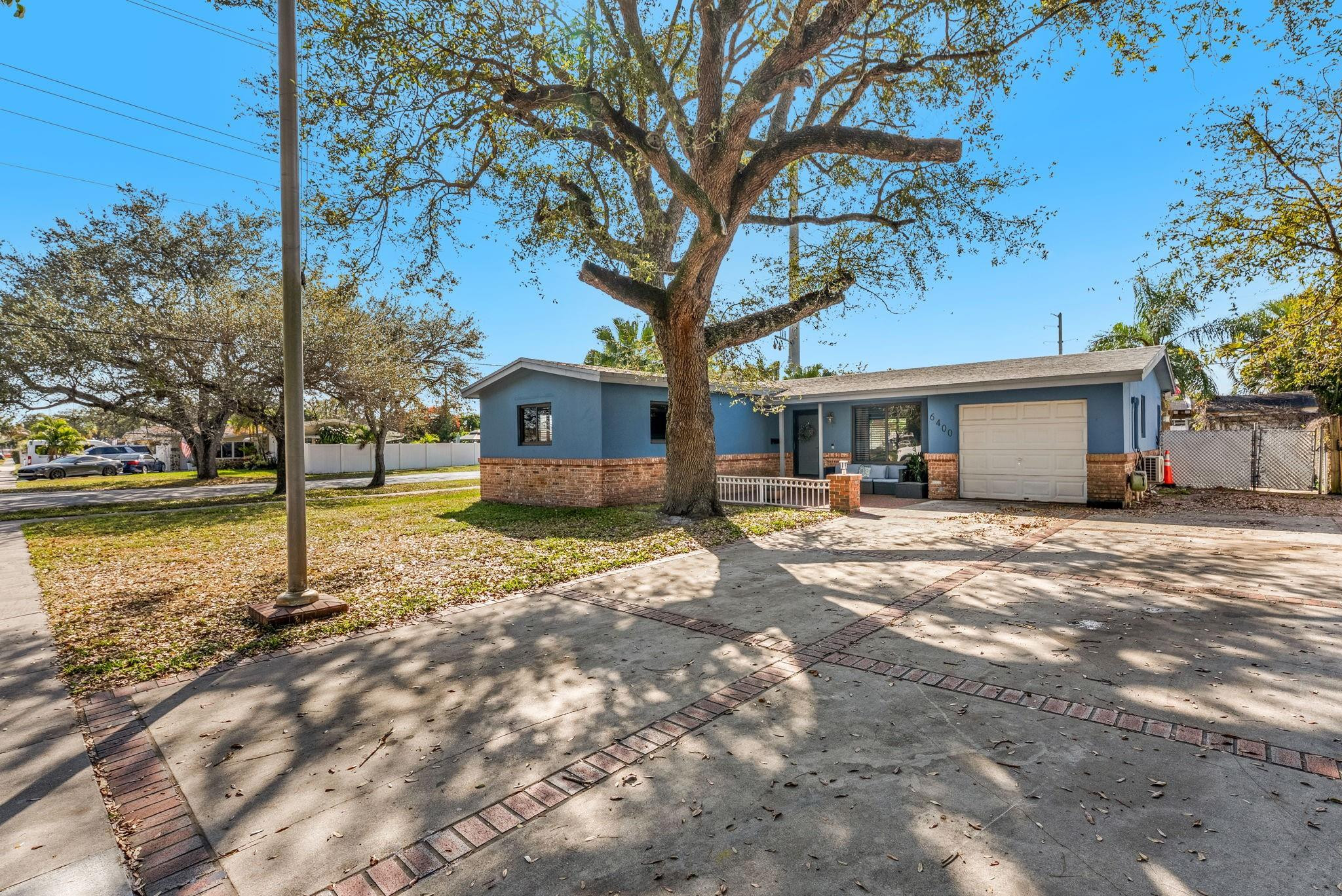 Driftwood Plaza 49-26 B - Residential