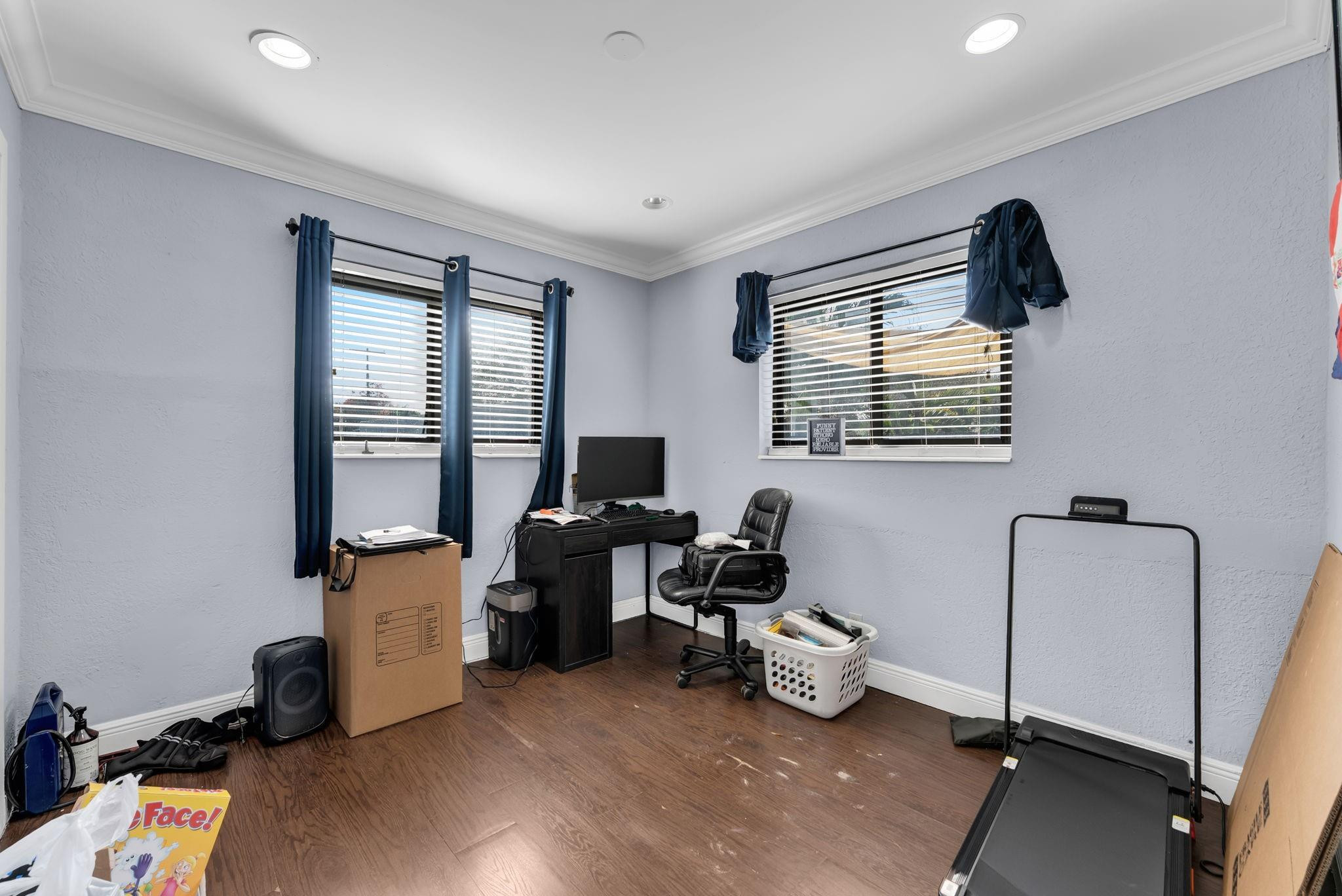 Driftwood Plaza 49-26 B - Residential