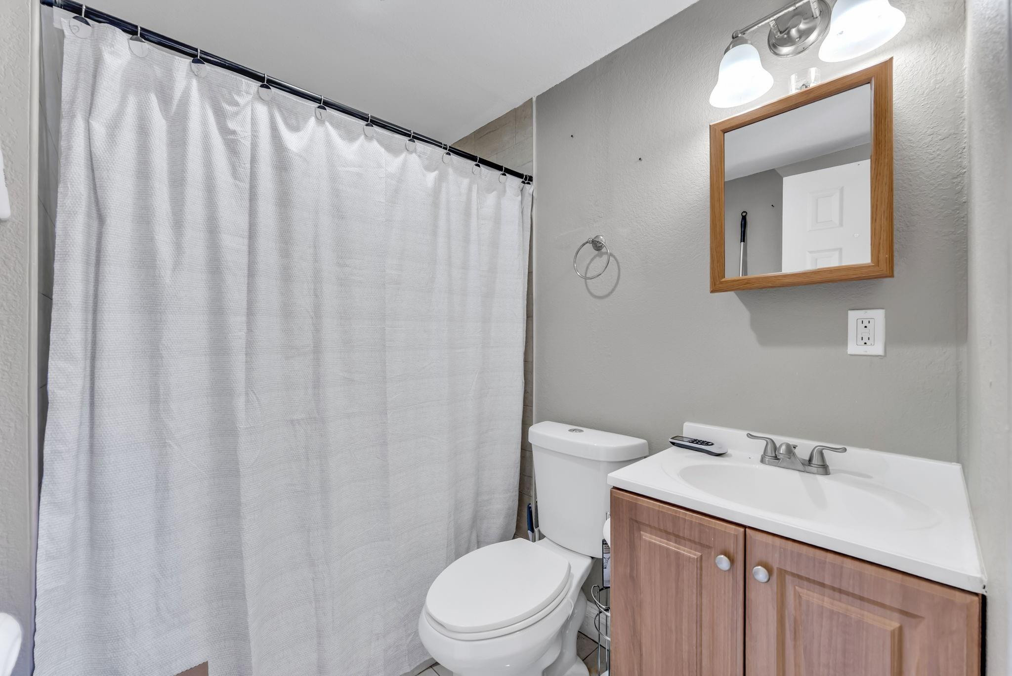 Driftwood Plaza 49-26 B - Residential