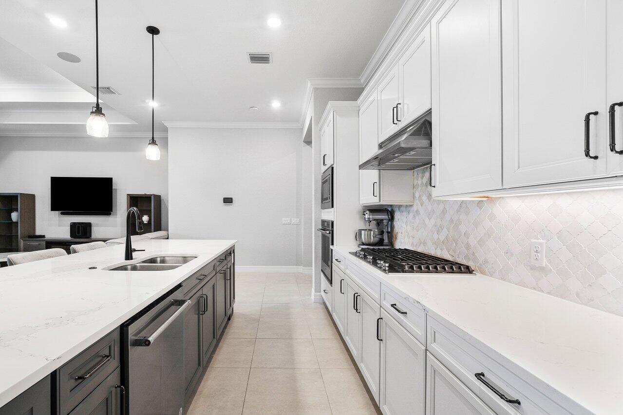 WINDSONG ESTATES - Residential