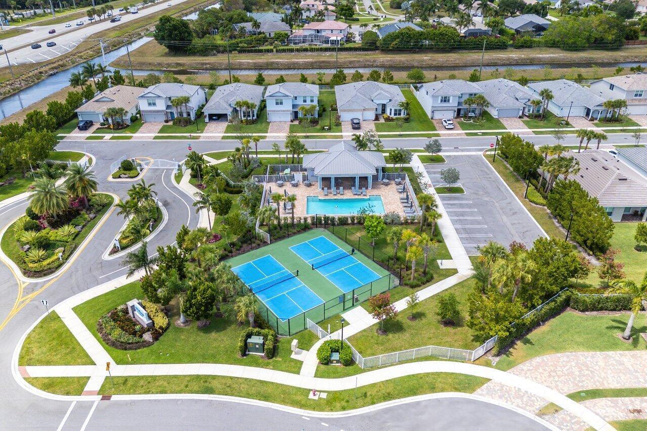 WINDSONG ESTATES - Residential