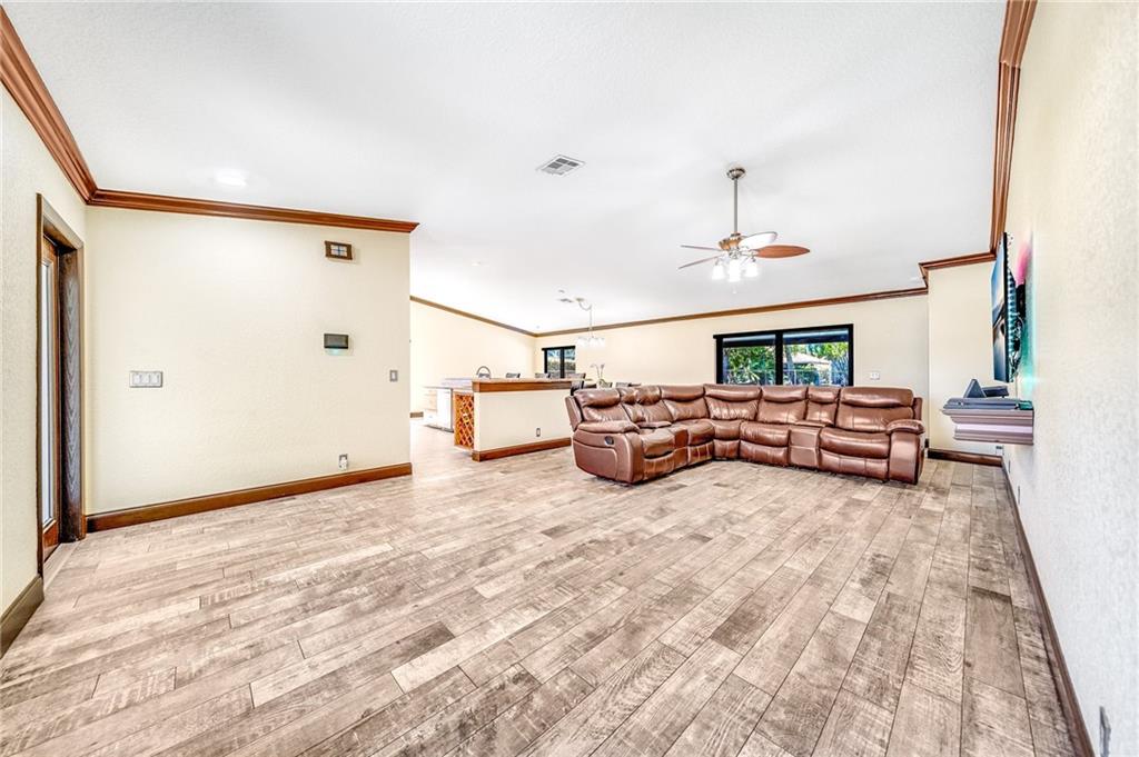 PARKWOOD V 140-6 B - Residential