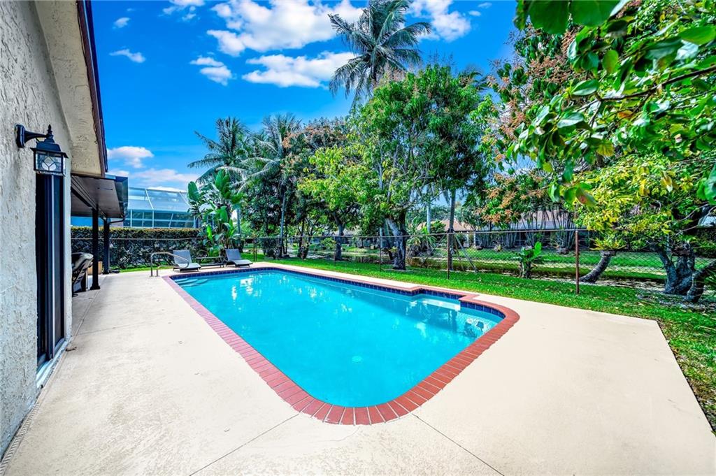 PARKWOOD V 140-6 B - Residential