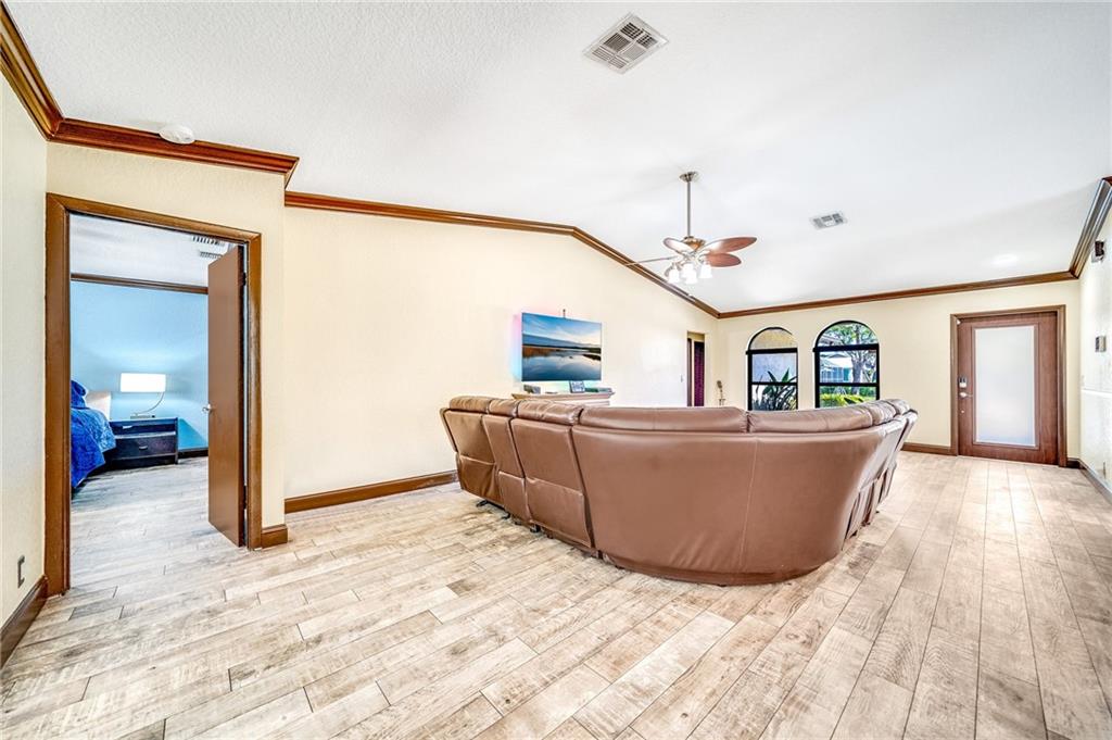 PARKWOOD V 140-6 B - Residential